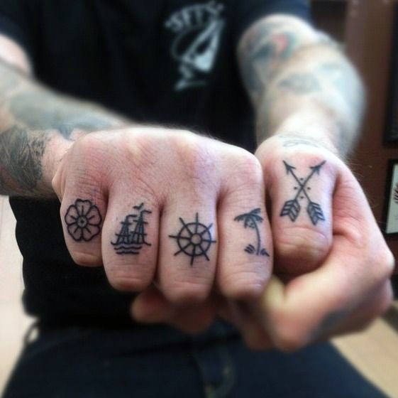 tatouage jointures des doigts 31
