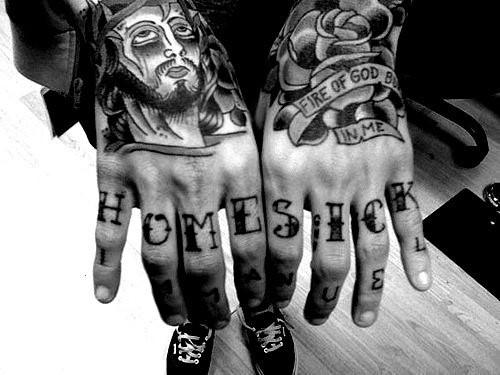 tatouage jointures des doigts 83