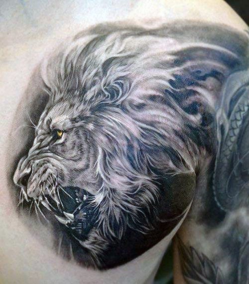 tatouage lion poitrine 111