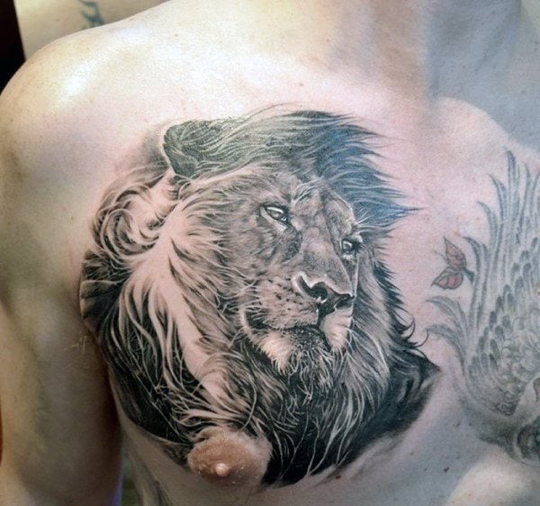 tatouage lion poitrine 45
