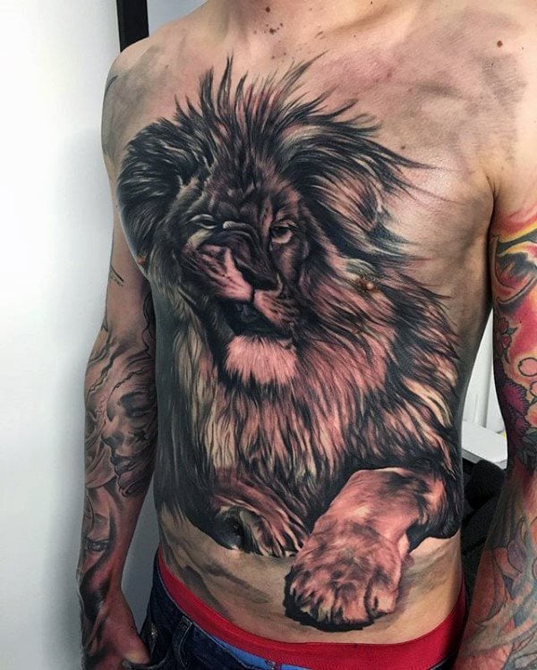 tatouage lion poitrine 51