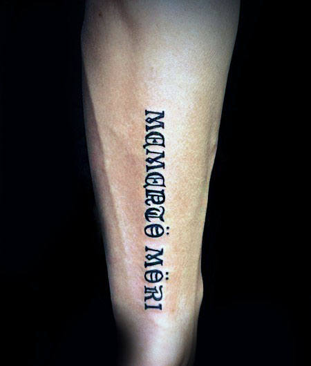 tatouage memento mori 103