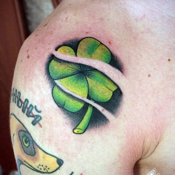 tatouage trefle a 4 feuilles 73