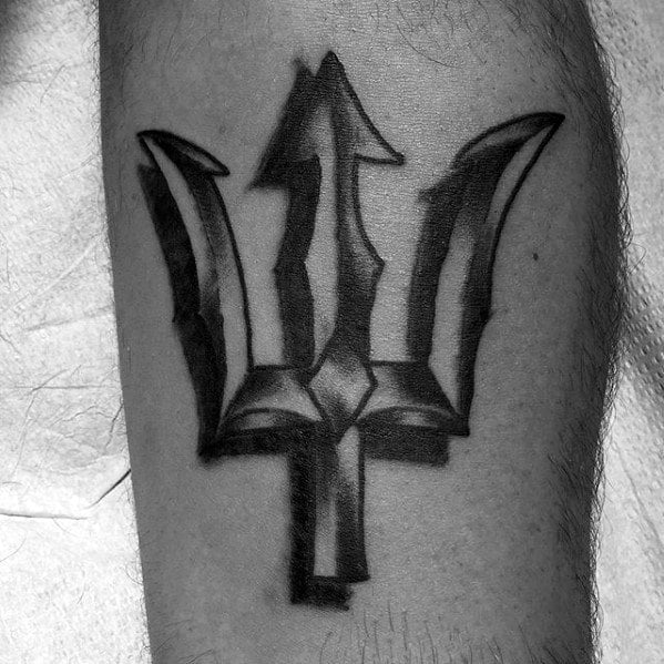 tatouage trident 47