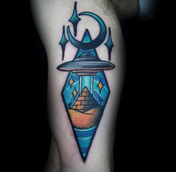 tatouage vaisseau spatial 36