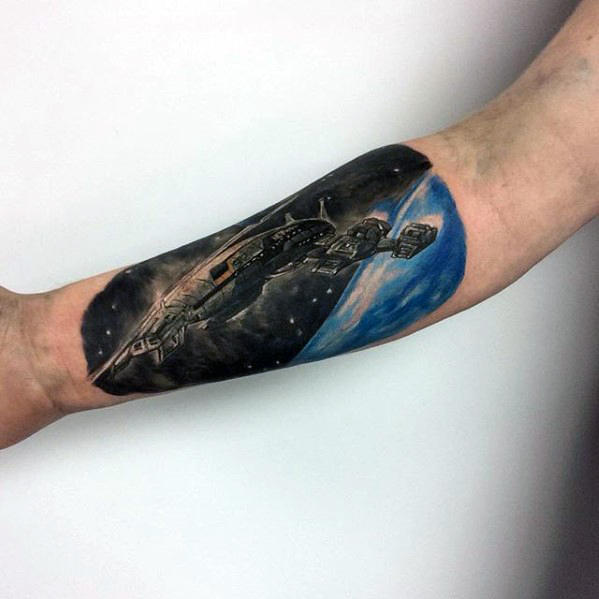 tatouage vaisseau spatial 54