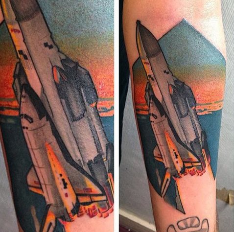 tatouage vaisseau spatial 56
