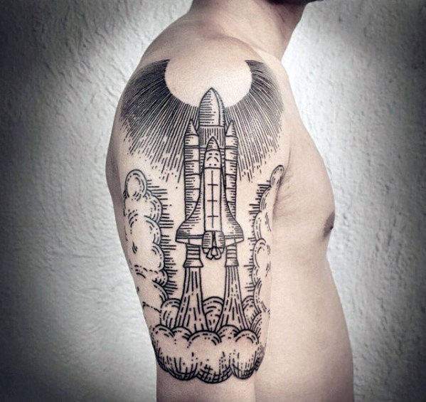 tatouage vaisseau spatial 70