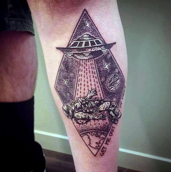 tatouage vaisseau spatial 72