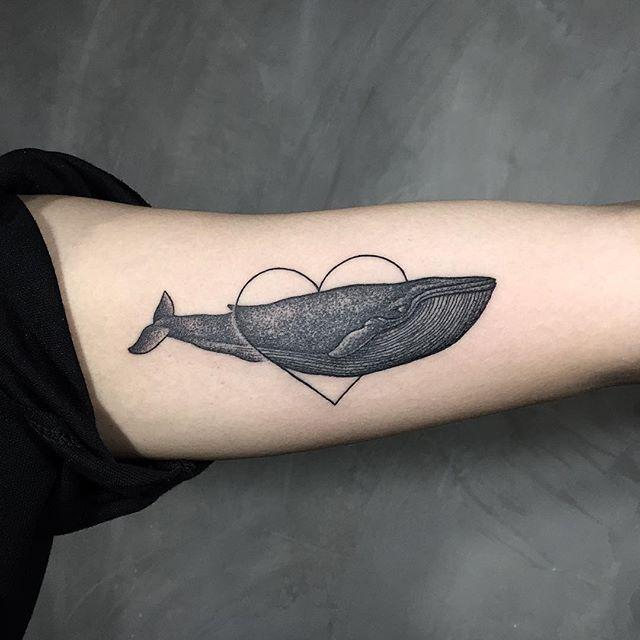 tatouage baleine 75