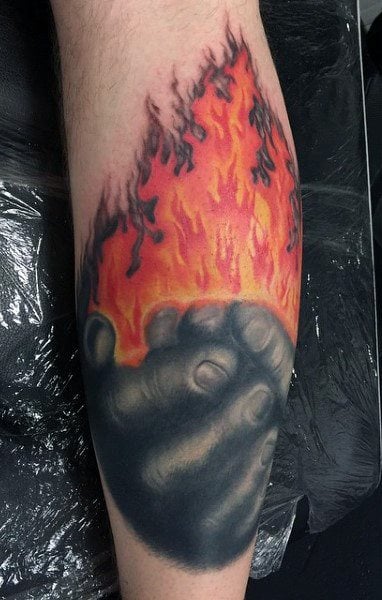 tatouage flammes feu 79