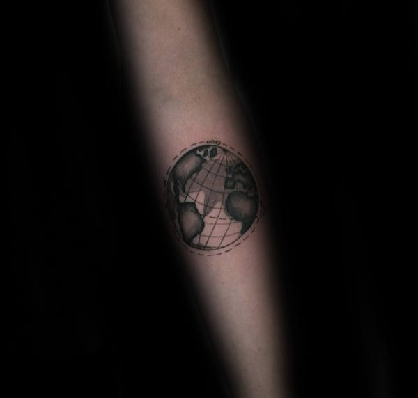 tatouage globe terrestre 117