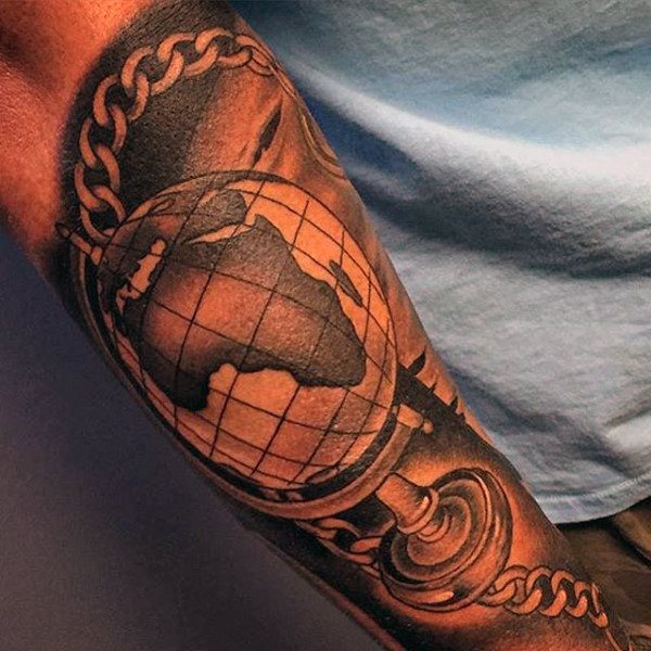 tatouage globe terrestre 45