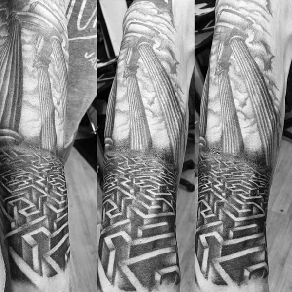 tatouage labyrinthe 113
