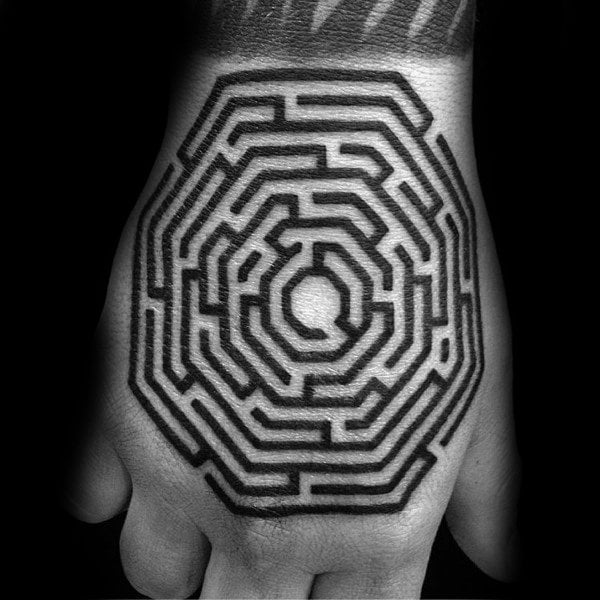 tatouage labyrinthe 117