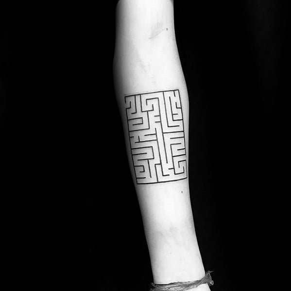 tatouage labyrinthe 125