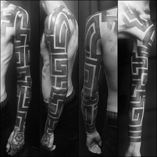 tatouage labyrinthe 149