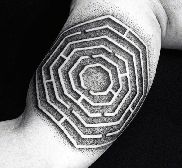 tatouage labyrinthe 41