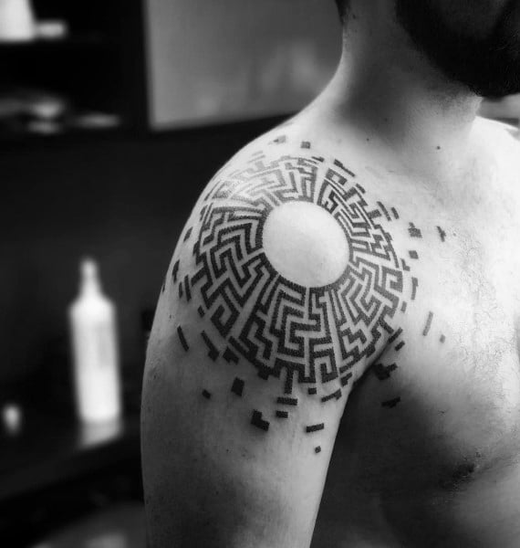 tatouage labyrinthe 45