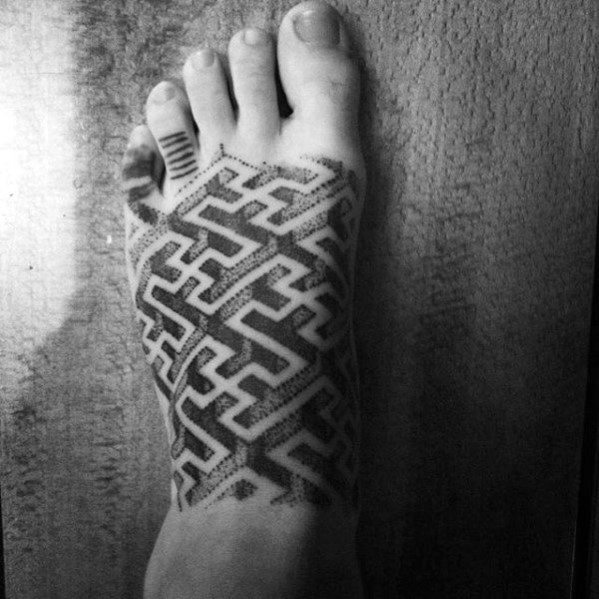 tatouage labyrinthe 55