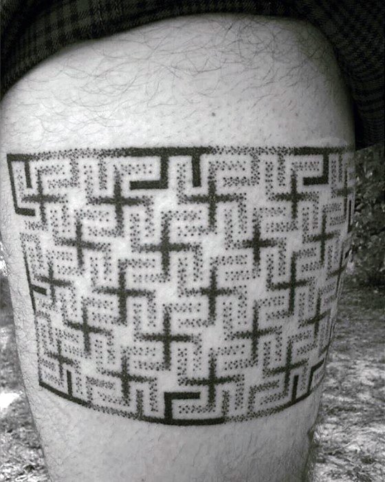 tatouage labyrinthe 63