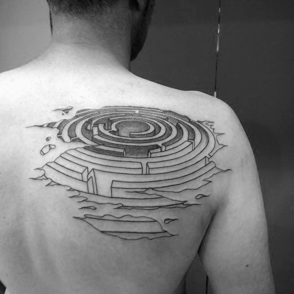 tatouage labyrinthe 69