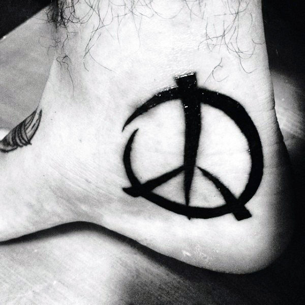 tatouage symbole paix 91