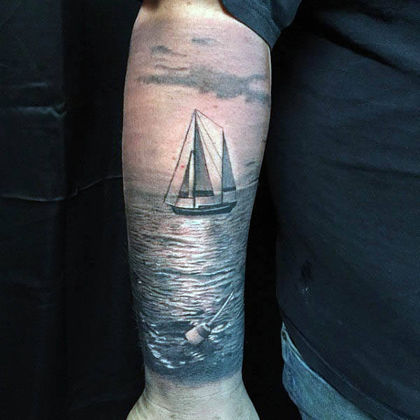 Tatouages de voiliers : Significations, dessins et motifs les plus tatoués