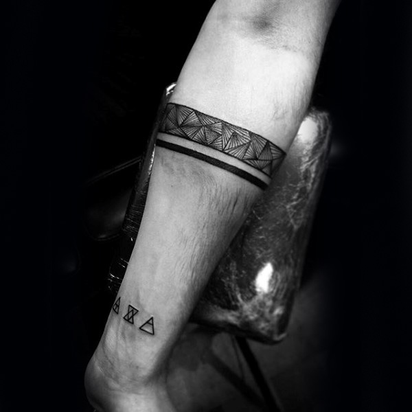 tatouage bracelet noir 43