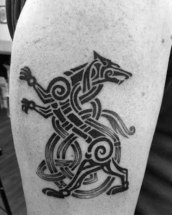 tatouage loup celtique 55