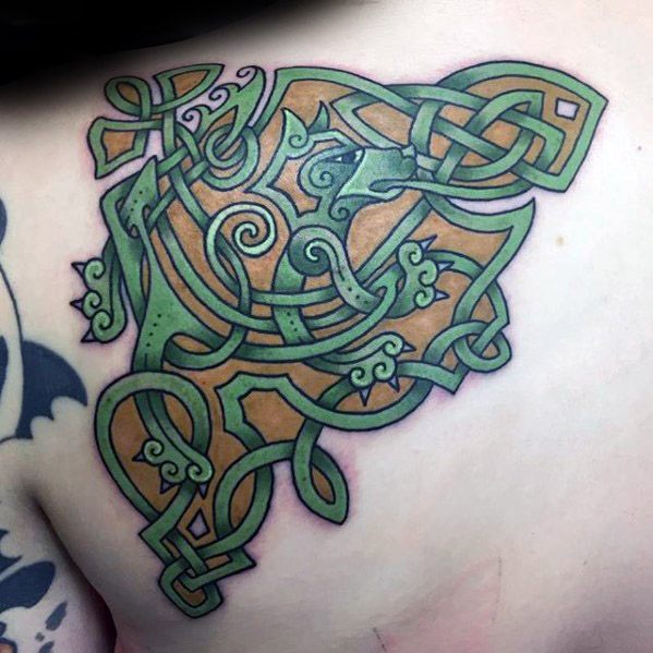 tatouage loup celtique 81