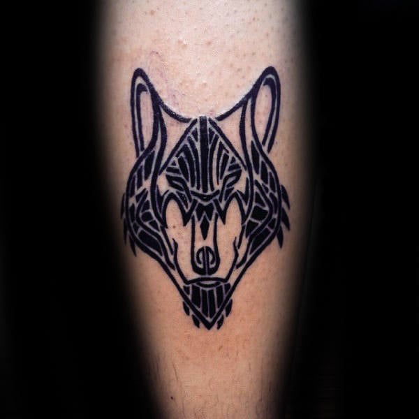 tatouage loup tribal 11
