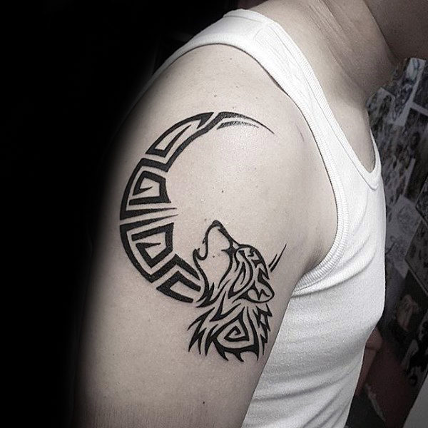 tatouage loup tribal 33