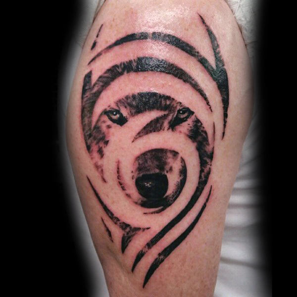 tatouage loup tribal 53