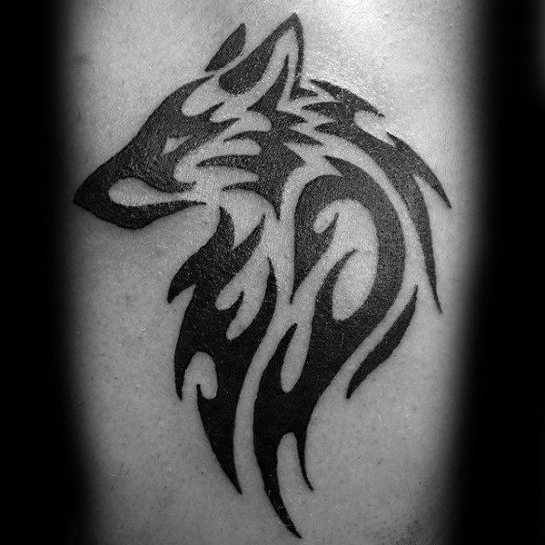 tatouage loup tribal 55