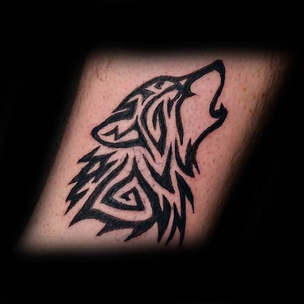 tatouage loup tribal 79