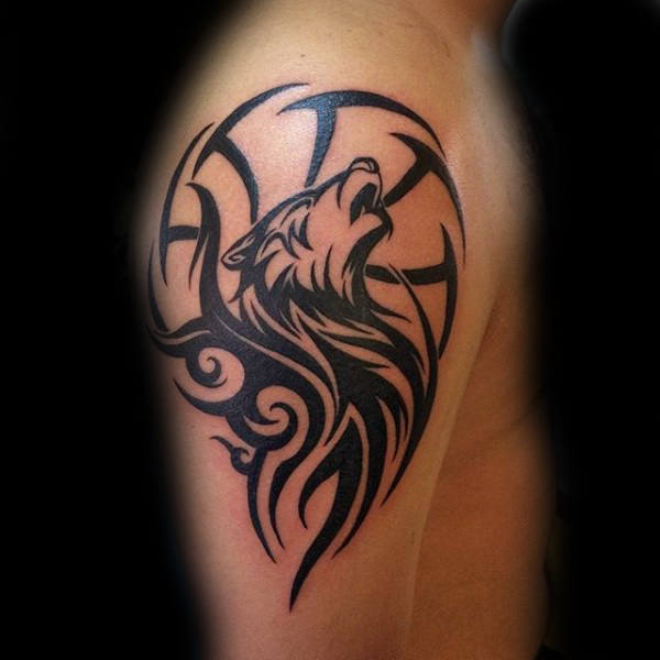 tatouage loup tribal 85