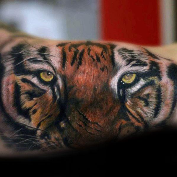 tatouage yeux de tigre 11