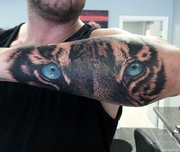tatouage yeux de tigre 17