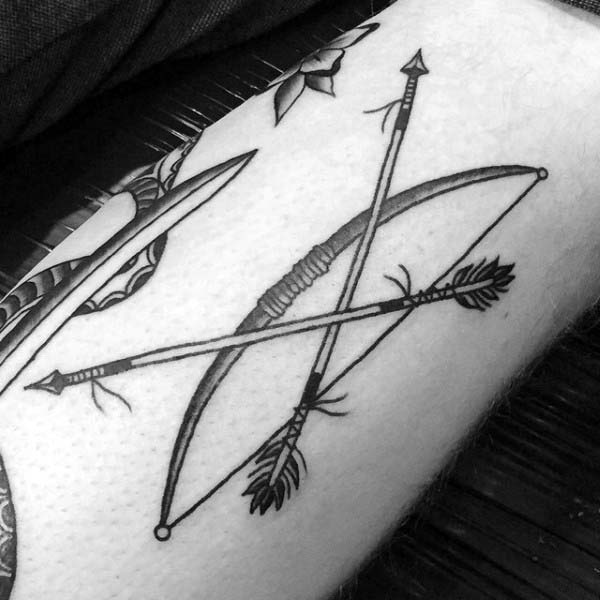49 Tatouages d'arcs, de flèches et d'archers (Et leur signification)