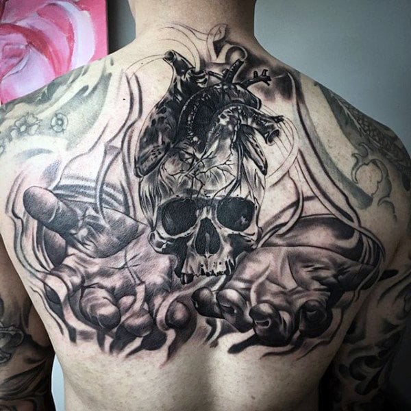 tatouage coeur anatomique realiste 151