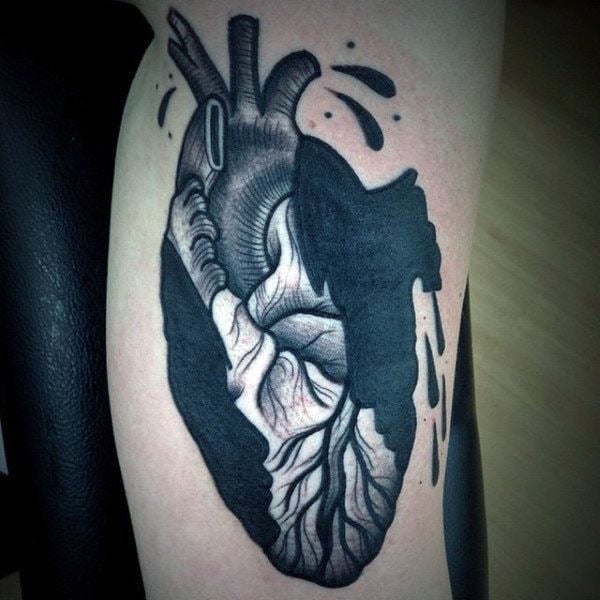 tatouage coeur anatomique realiste 159