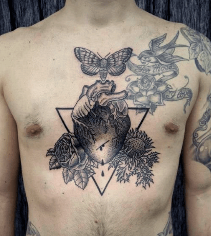 tatouage coeur anatomique realiste 163