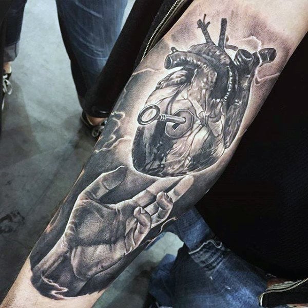 tatouage coeur anatomique realiste 91