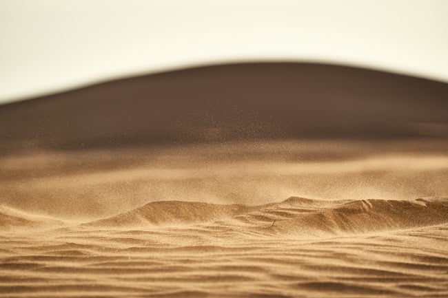 Que signifie rêver de sable ? Des interprétations adaptées à votre vie