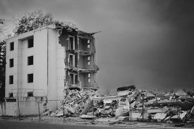 Que signifie rêver qu'un édifice tombe ou s'effondre ?
