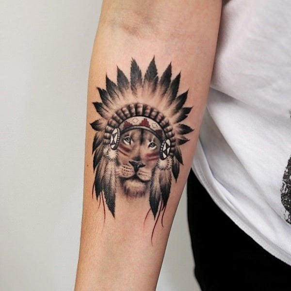 110 Τατουάζ με λιοντάρια: Σχέδια και σημασίες