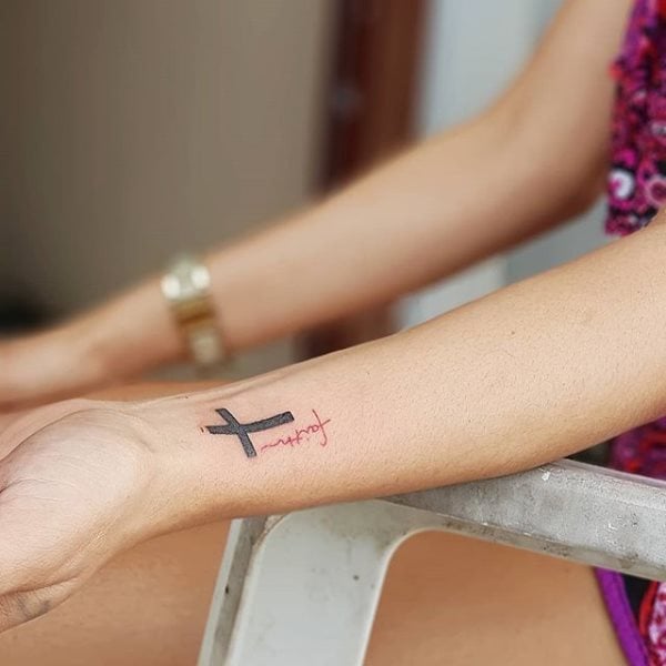 cross tattoo 542
