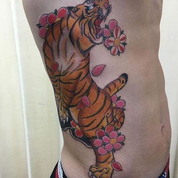 tatuaggio fiori di ciliegio 143