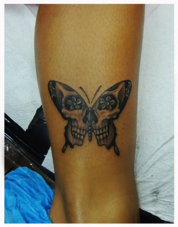 tatuaggio farfalla 883